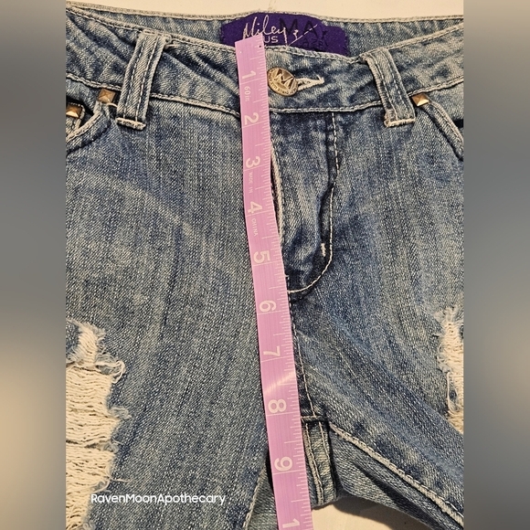 Miley Cyrus Distressed Jeans 9 - Picture 8 of 10